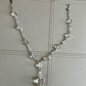 Very pretty necklace. Clear gems 💎